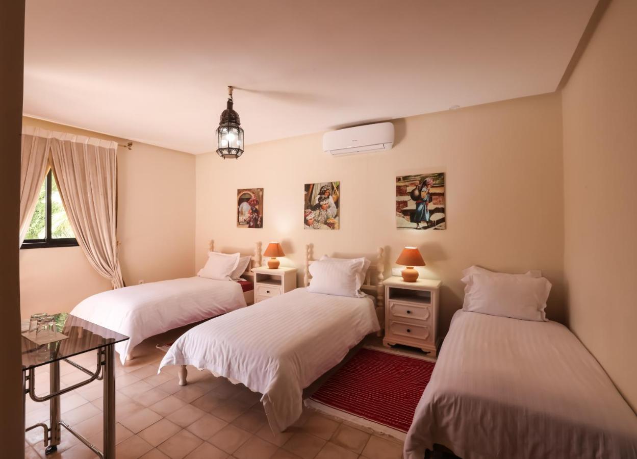 Tiguemine Sarah Hotel Douar Akkara Exterior photo